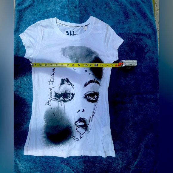 Abbey Down Graphic white T-shirt size Large Juniors New With Tags - Picture 10 of 11